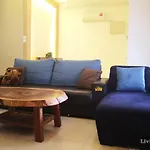 H2H - Cy Botani Vacation House
